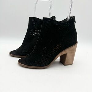 Lucky Brand Vacob Peep Toe Perforated Cut-out Booties Back Zip Black Size 9